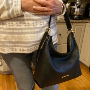 NEVER USED MICHAEL KORS PURSE